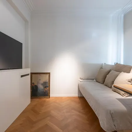Beau Site 7r Apartment